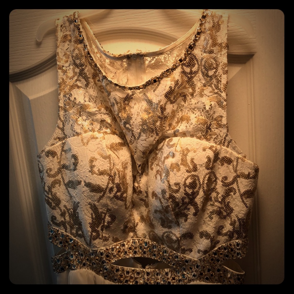 Women’s dress - Picture 1 of 3
